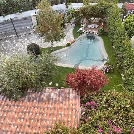 Domus Parva - Villa Con Bio-Piscina, Spa Privata E Appartamenti Panoramici باكولي المظهر الخارجي الصورة