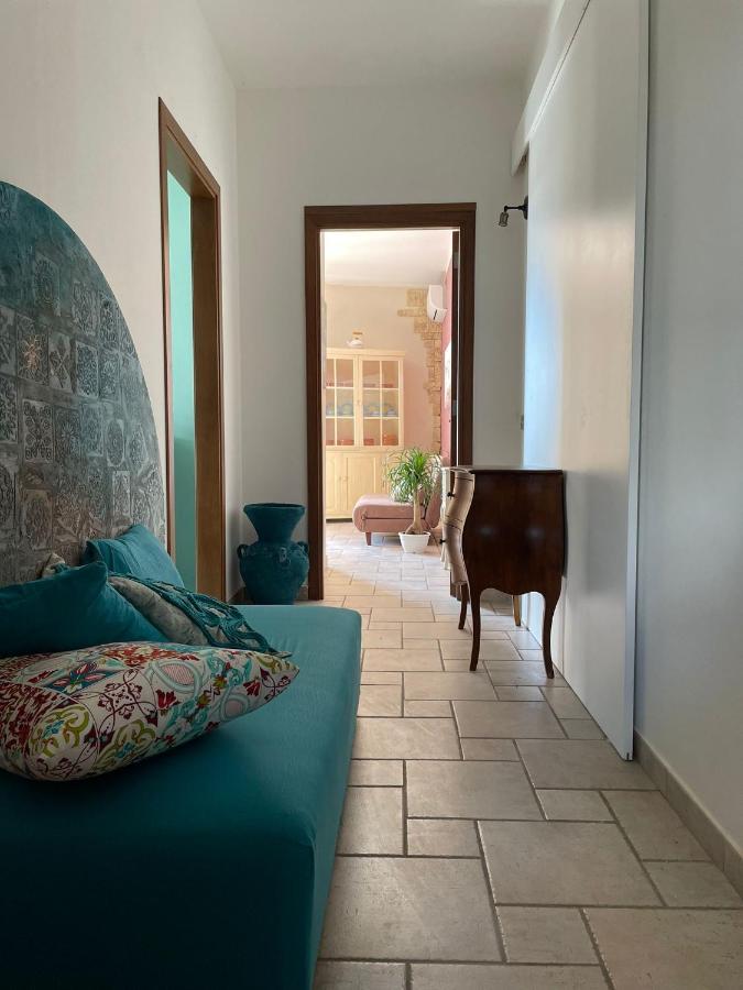 Domus Parva - Villa Con Bio-Piscina, Spa Privata E Appartamenti Panoramici باكولي المظهر الخارجي الصورة